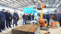 央视《》关心孝昌科技帮力春管